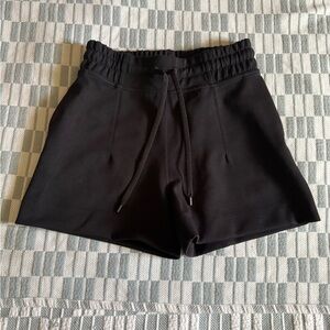 Lululemon Soft Ambitions HR short - Black - 6